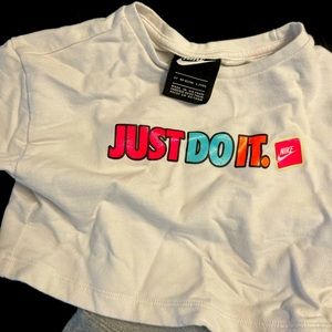 Size 2T Girls Nike outfit